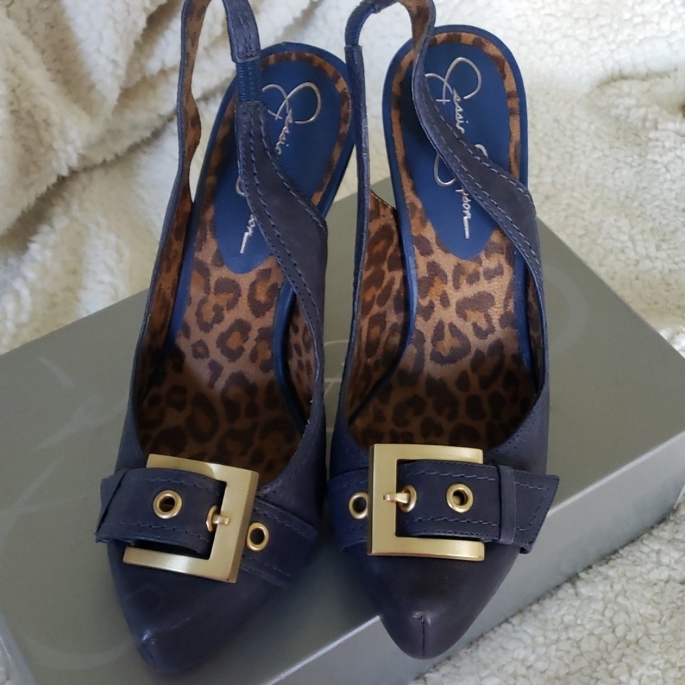 Shoes - Picture 3 of 4